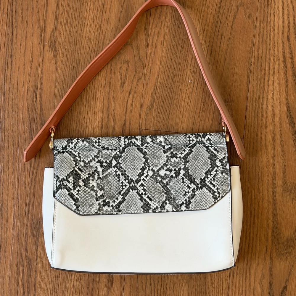 A new day brand shoulder handbag